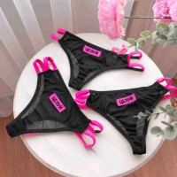 Трусики с нашивкой "ЦЕЛУЙ"